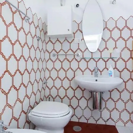 Spanish Steps Apartman *